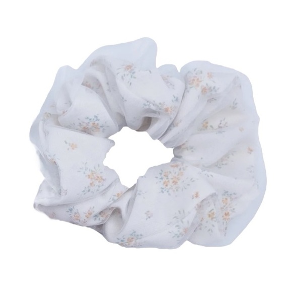 Time And Tru Ivory Ponytail Tie Scrunchie - Picture 6 of 12